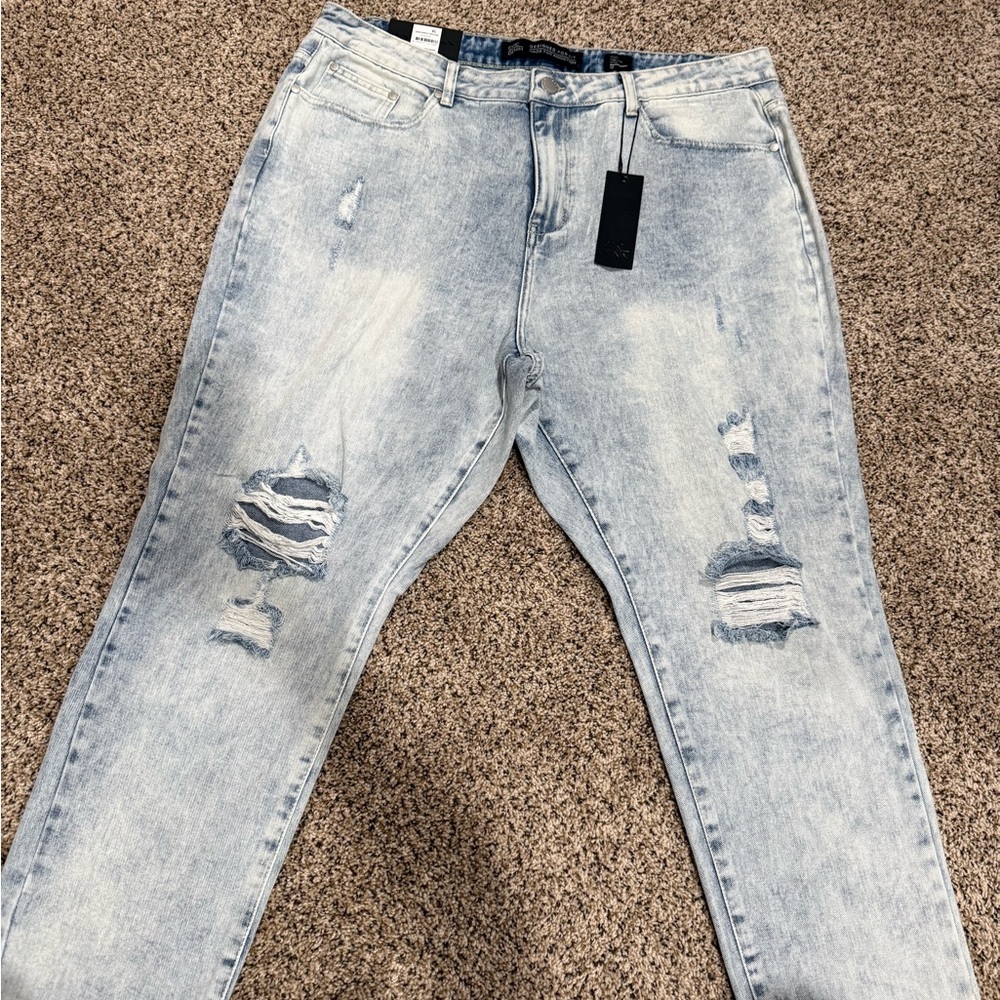 City Chic- NWT size 18 Moms high Rise Light Blue Distressed Women Jeans
